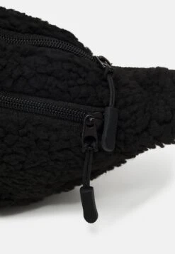 Pier One UNISEX - Gürteltasche - Black 12 Pier One UNISEX - Gürteltasche - Black -Pier One 1359e1e4577d4f99aa4271e5fdf8ee11