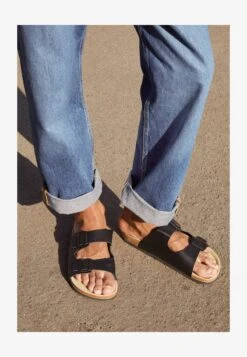 Pier One UNISEX - Hausschuh - Black 10 Pier One UNISEX - Hausschuh - Black -Pier One 24272c78a40c4e589b9d280fcb0d7a40