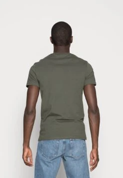 Pier One 3 PACK - T-Shirt Basic - Black/grey/green 10 Pier One 3 PACK - T-Shirt Basic - Black/grey/green -Pier One 302b28ae9cfb4ba48ebdbc5d108d4998