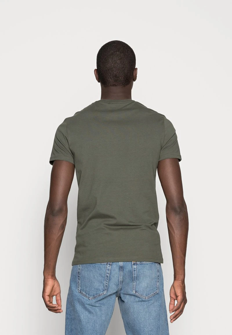 Pier One 3 PACK - T-Shirt Basic - Black/grey/green 5 Pier One 3 PACK - T-Shirt Basic - Black/grey/green – Bild 3