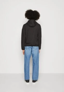 Pier One Regenjacke / Wasserabweisende Jacke - Black 10 Pier One Regenjacke / Wasserabweisende Jacke - Black -Pier One 4e357a4c9dc64463935acb495187a2e8