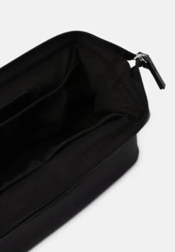 Pier One Kosmetiktasche - 802 - Black -Pier One 7aa537de0d9045aaa803a044e8f7ffbf