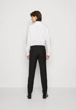 Pier One SET - Anzug - Black 12 Pier One SET - Anzug - Black -Pier One 8dfce3cb1d0847869705990ca253a88a