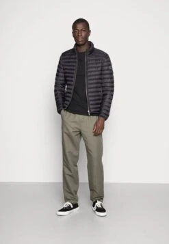 Pier One T-Shirt Basic - Black 13 Pier One T-Shirt Basic - Black -Pier One 9541d4ec16e54b19a6b86e488dd20e0f 1