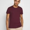 Pier One T-Shirt Basic - Bordeaux 2 Pier One T-Shirt Basic - Bordeaux -Pier One 960df8d62e7b47a6822fb4f27e309b57