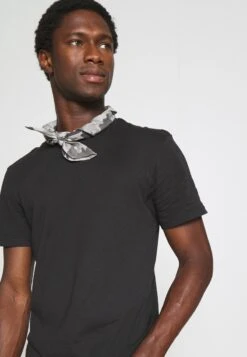 Pier One 3 PACK - T-Shirt Basic - Black/mottled Dark Grey/bordeaux -Pier One ae9b9691c10949c5b4edc17929f8c13a