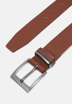 Pier One -Pier One da8e05836b404a03b56645833c8afa5c